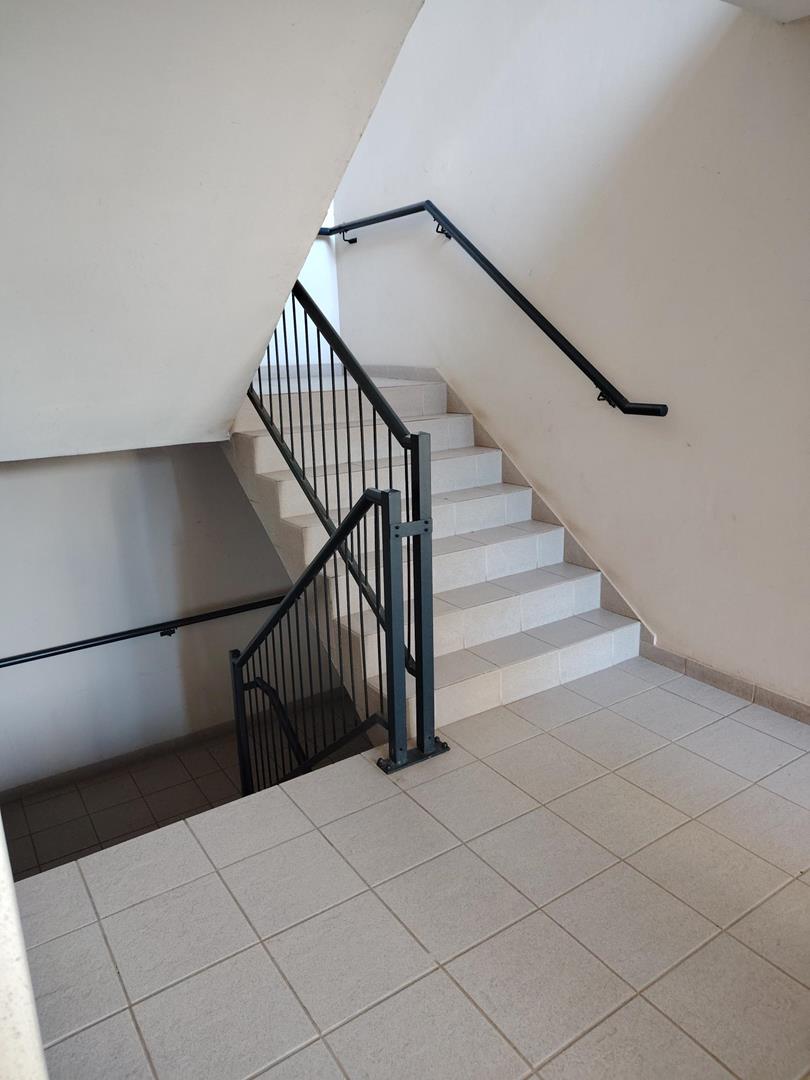 To Let 1 Bedroom Property for Rent in Buhrein Western Cape